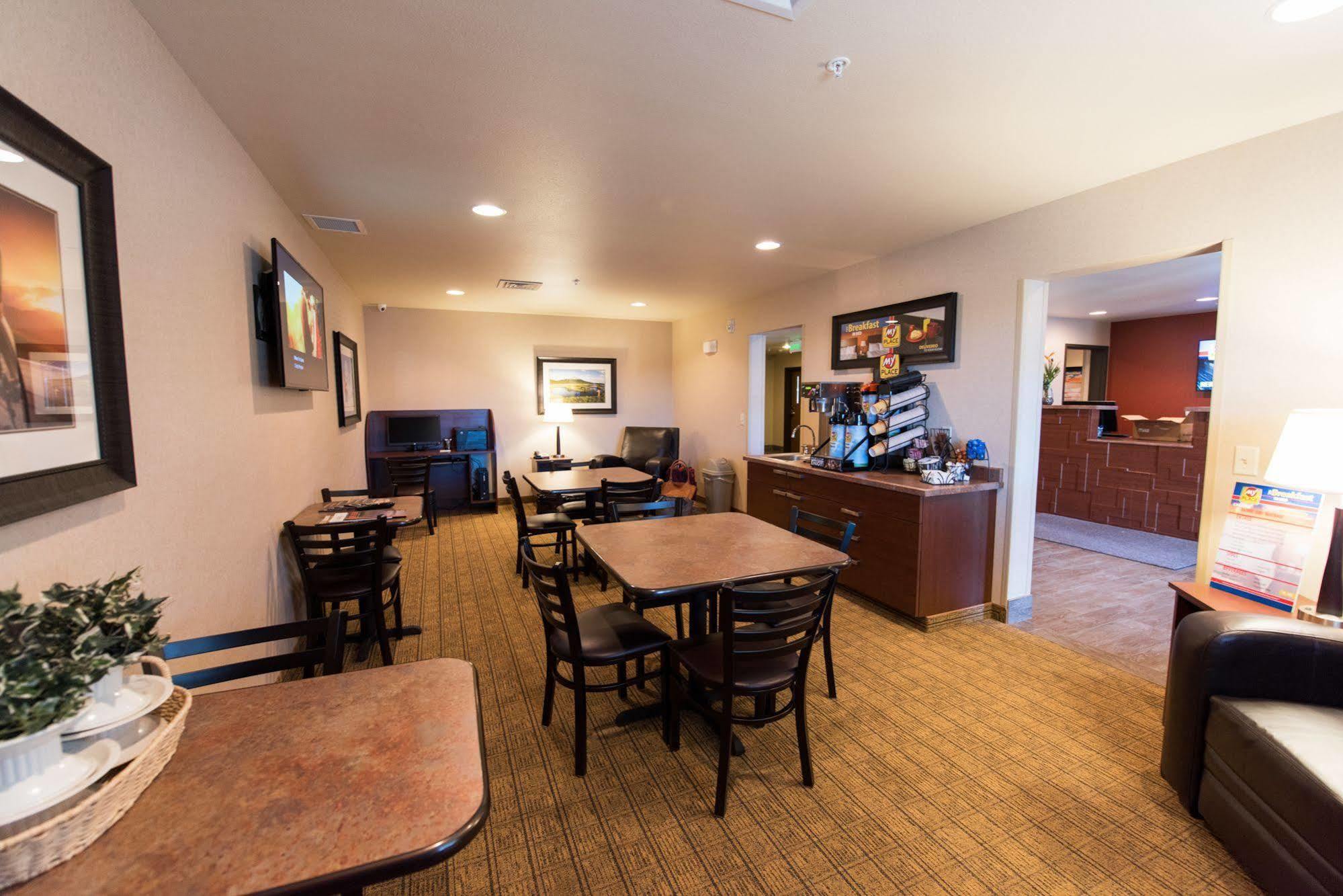 My Place Hotel-grand Forks, Nd Hotel 3*